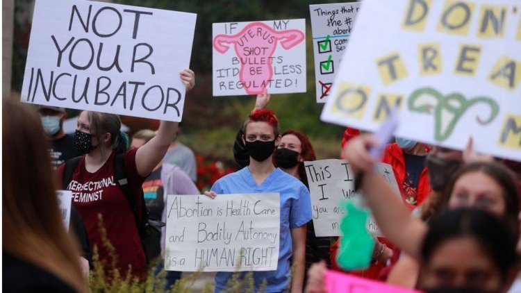 Texas abortions resume after court ruling despite legal fears