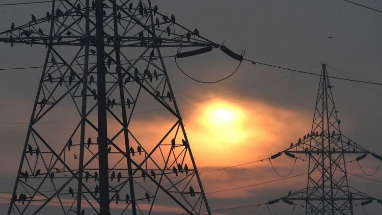 भारत क्या ऐतिहासिक बिजली संकट की कगार पर खड़ा है?