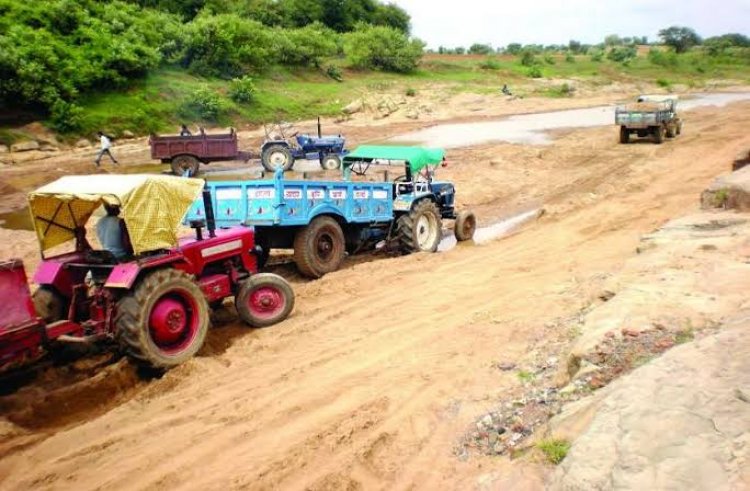 वाळूचे भाव उतरणार, घर बांधकाम करणाऱ्यांना मोठा दिलासा ! राज्यातील वाळू, रेती उत्खननाबाबत नवीन धोरणास मंत्रिमंडळाची मान्यता !!