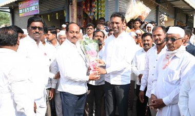 महाराष्ट्र राज्य कृषी सहाय्यक संघटना नेवासा तालुका अध्यक्षपदी श्री संजय साहेबराव कदम यांची बिनविरोध निवडीबद्दल नामदार शंकरराव गडाख यांच्या हस्ते सन्मान.