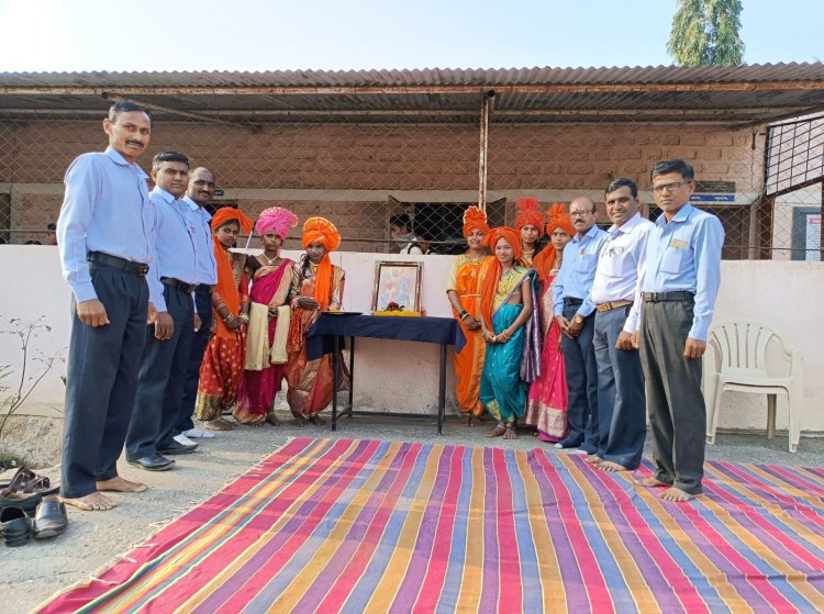 हनुमान माध्यमिक विद्यालय गोंडेगाव मध्ये छत्रपती शिवाजी महाराज यांची जयंती उत्साहात साजरी.