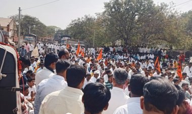 छत्रपती शिवाजी महाराजांच्या स्मारकाला विरोध.. राहुरीत भव्य मोर्चा.