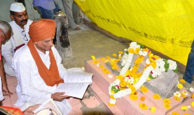 महंत गुरुवर्य भास्करगिरी जी महाराज यांची कवींद्र परमानंद समाधी स्थळास भेट.