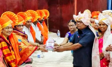 माननीय श्री. रवींद्र थोरात यांना आदर्श केंद्रप्रमुख पुरस्कार तर श्री.अनिल कल्हापुरे आदर्श गुणवंत शिक्षक पुरस्काराने सन्मानित.