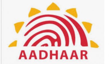 आधार कार्ड बनवताना झालेल्या चुकांची शिक्षा सर्वसामान्य जनतेला. आधार केंद्रांवर वर निर्मनुष्य वागणूक.