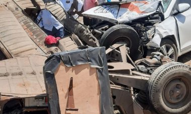 उंबरे शिवारात शनिशिंगणापूर रस्त्यावर भीषण अपघात.