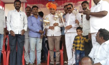 राज्यस्तरीय सुवर्णपदक विजेत्या मल्लांच्या सहभागाने रंगला खेडले परमानंद येथील कुस्त्यांचा आखाडा.