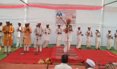 कै .गोरक्षनाथ सावळेराम पवार यांचे प्रथम पुण्यस्मरण ह .भ. प . मनोहर महाराज सिनारे यांच्या सुश्राव्य किर्तनाने संपन्न .