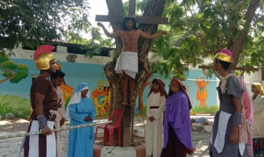 श्रीरामपूर येथे योयोला सदन चर्च येथे गुडफ्रायडे सनाच्या निमित्ताने जिवंत क्रुसाची वाटेचा देखावा ...