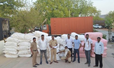 फर्दापुर पोलीस ठाण्याचे सहा . पोलीस निरीक्षक देविदास वाघमोडे यांनी पोलिस विभागाची मान उंचावत केली दबंग कारवाई . 52 ,15,200 /रू . किंमतीचा मुद्देमाल जप्त .