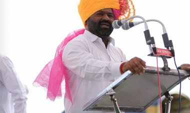 कवठे महांकाळ तालुका काँग्रेस कमिटी अध्यक्ष मा .श्री .पै.संजय (बापू ) हजारे यांच्या वाढदिवसानिमित्त भव्य विना लाटी - काठी बैलगाडी शर्यतीचे आयोजन .