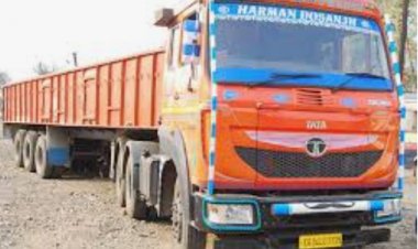 नगर-औरंगाबाद महामार्गावर घोडेगाव परिसरात दिवसाढवळ्या स्टील घेऊन जाणारा ट्रक चोरट्यांनी लुटला.