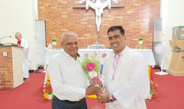 साहित्तिक लेविन भोसले यांचे लेखन, साहित्यिक कार्य युवक व समाज यांना प्रेरणादायी - फा.ज्यो गायकवाड.