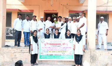 नेवासा तालुक्यातील बाभूळखेड्यात कृषी महाविद्यालय सोनई च्या कृषिकन्यांचे ग्रामस्थांच्या वतीने स्वागत.