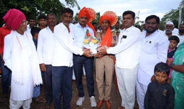 नेवासा तालुक्यातील बालाजी देडगाव येथिल सौ. दिपाली गणेश मुंगसे यांची औरंगाबाद PSI पदी नियुक्ती झाल्याबद्दल देडगाव ग्रामस्थांच्या वतीने भव्य नागरी सत्कार.