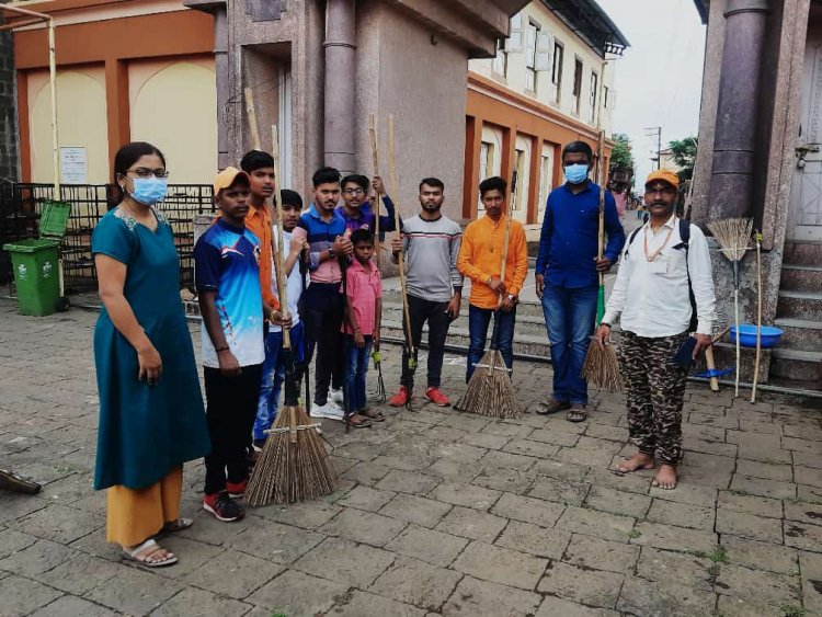 मराठा शिवमुद्रा प्रतिष्ठान चा अनोखा उपक्रम, किल्ले सज्जनगडावर श्रमदानाने मोहीम केली यशस्वी