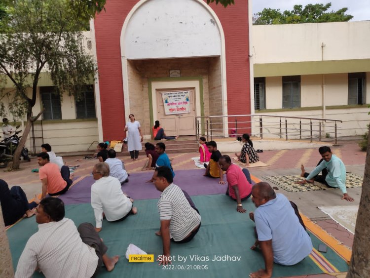 आज राहुरी न्यायालयात योग दिनानिमित्त अतिशय उत्साहवर्धक वातावरणात योगा शिबिर संपन्न झाले