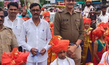 काय ती शाळा, काय ती दिंडी, काय ते बाल वारकरी, काय तो मुलांचा रुबाब सगळं कसं एकदम ok मंधी.