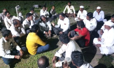 शेतकऱ्यांचा करजगाव सब स्टेशन वर ठिय्या , सिंगल फेज लाईट सोडल्याशिवाय उठणार नाही शेतकऱ्यांचा पवित्रा.