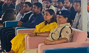 उदयपुर में इस्थित जानी मानी आई टी कंपनी फ्यूजन बिजनेस सॉल्यूशंस के मंथली टाउन हॉल मिट में आज राजस्थान पुलिस उपाधीक्षक   (डी वाई एस पी) चेतना जी #ChetnaBhati  बतौर चीफ गेस्ट पधारी और फ्यूजन के एम्प्लॉयज के साथ बहुत सी महत्वपूर्ण बाते साझा की महिलाओं को सेल्फ डिफेंस के बारे में भी बताया