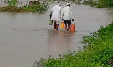 नेवासा तालुक्यातील बालाजी देडगावचा ढगफुटी सदृश्य  पावसाने बाहेरील गावाशी  संपर्क तुटला. व पावसाने पिकांचे मोठ्या प्रमाणात नुकसान.
