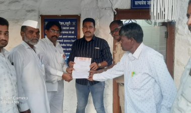 फडणवीस साहेब आ.रवी राणा यांच्यावर गुन्हा दाखल करा नाहीतर हकलपट्टी करा राहुरी प्रहारची मागणी=सुरेशराव लांबे .