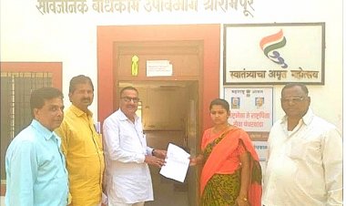 रेल्वे उड्डाणपूल ते अशोकनगर फाटा ह्या दरम्यान रस्त्याला पडलेल्या खड्ड्यांची आठवडा भरात डागडुजी न केल्यास रास्ता रोको आंदोलन... माजी आमदार भानुदास मुरकुटे यांचा इशारा. .. !!! !!