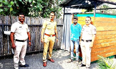 कॉलेजच्या नावाखाली गुटूरगुम  चालायचे ... पडद्यामागे कॉलेज मधील प्रेमीयुगलांनी कॅन्टीन फुलायचे.... !!