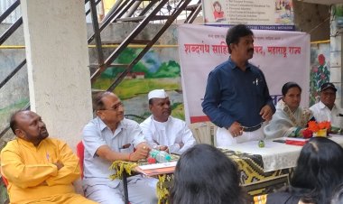 शब्दगंधचे पारितोषिक वितरण व काव्यसंमेलन *"लिहित्या हातांना बळ देण्यासाठी शब्दगंधचे काम"* नगरसेविका- सौ.दिपालीताई बारस्कर