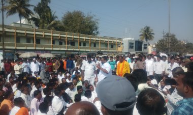 आज राहुरी चे पोलिस निरीक्षक प्रताप दराडे यांच्या तडकाफडकी बदली आदेश रद्द करणे साठी सर्व पक्षीयांचे रस्ता रोको आंन्दोलन.