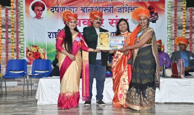 विद्या तंवर राष्ट्रीय दीपस्तंभ पुरस्काराने सन्मानित, बाळशास्त्री जांभेकर पत्रकार संघातर्फे पत्रकार दिनानिमित्त राष्ट्रीय पुरस्कार वितरण समारंभ उत्साहात संपन्न.