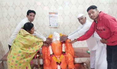 गणेश चतुर्थी निमित्त गणेश भक्ताकडून महापावन गणपतीस ५१ हजार रुपये किमतीचा चांदीचा मुकुट अर्पण.