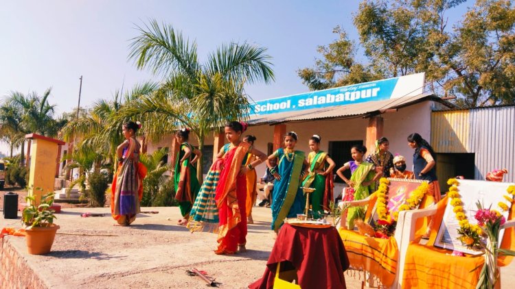 चाइल्ड करिअर इंग्लिश स्कूल अँड ज्युनिअर कॉलेज सलबतपुर येथे राजमाता जिजाऊ व स्वामी विवेकानंद यांची जयंती साजरी