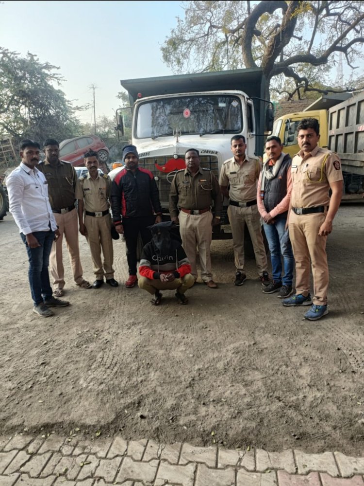 शेवगाव पोलिसांची अवैध वाळू वाहतूकी विरुद्ध धडक मोहीम पोलीस निरीक्षक पुजारी यांची दमदार कामगिरी. अवैध वाळू वाहतूक करणाराचे धाबे दणाणले.