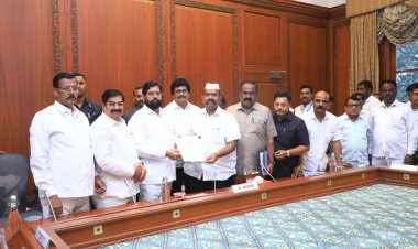 माथाडी कामगारांच्या प्रलंबित प्रश्नांचे निवेदन महाराष्ट्र राज्याचे मुख्यमंत्री ना.एकनाथजी शिंदे यांना सादर  .