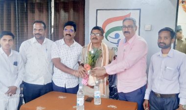 नूतन पोलिस निरीक्षक शिवाजी डोईफोडे यांचा कुकाण्यात सन्मान यावेळी नागरिकांशी साधला संवाद.