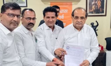 खाजगी पशुवैद्यकीय डिप्लोमा धारकांना कृत्रिम रेतन सेवा देण्यासाठी ओळखपत्र नूतनीकरण करून देण्याबाबत  नामदार राधाकृष्ण विखे यांना  दिले निवेदन.