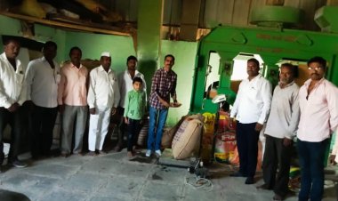 वाघोली येथे शासकिय हमीभाव हरभरा खरेदीस शेतकऱ्यांच्या उपस्थितित प्रारंभ .