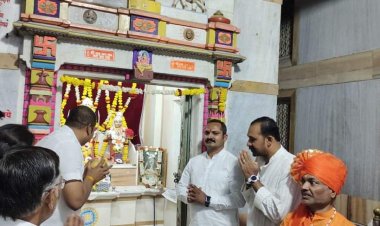 शहरातील श्रीराम सेवा संघ यांच्या माध्यमातून गुढीपाडवा व हिंदू नवीन वर्षानिमित्ताने काढण्यात आलेली शोभायात्रा संपन्न झाली