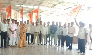 धर्मगुरु बागेश्वर धाम पंडित धर्मेंद्र शास्त्री जीके विरुद्ध राजस्थान की कांग्रेस सरकार द्वारा दर्ज मुकदमे के विरोध में आज ज्ञापन देकर मुकदमा वापस लेने की मांग