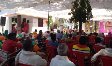 विधान परिषद सदस्य श्री विशाल सिंह चंचल द्वारा दिव्यांश एवं विकलांग लोगों को बेट्री साइकिल वितरण