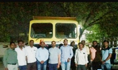 अवैध गौण खनिज उत्खनन करणाऱ्यांचे धाबे दणाणले, चापडगावामध्ये अवैध वाहतूक करणाऱ्या डंपरवर कारवाई .