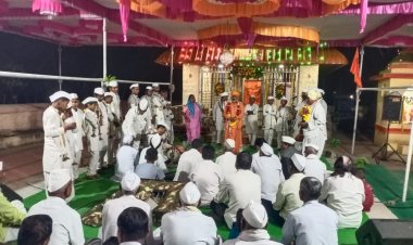 आदर्श गाव सुरेश नगर येथे वीस वर्षापासून बंद असलेल्या सप्ताहाची सुरुवात व सांगता मोठ्या उत्साहात संपन्न.