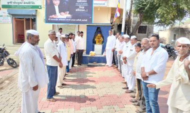 डॉ.बाबासाहेब आंबेडकर सर्व मानव जातीचे युगपुरुष होते - प्रा . सुधाकर आल्हाट .