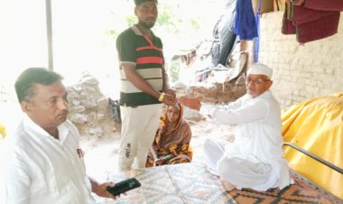 आसमानी संकटाने बर्फे कुटुंब झाले निराधार ,ग्रामस्थाच्या संकल्पनेतून कुटुंबाला दिला आर्थिक आधार.