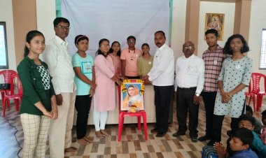 मुलांमधील माणुसकी वृद्धिंगत करण्यासाठी " माणुसकीची शाळा" हा उपक्रम नक्कीच प्रेरणादायी ठरत आहे -चेअरमन संजय साळवे .