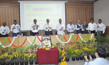 पूणे येथे खरिप हंगामासाठीची विभागीय बैठक संपन्न. कृषी विद्यापीठे हे ज्ञानाचे स्त्रोत कुलगुरू डॉ.पी.जी.पाटील.