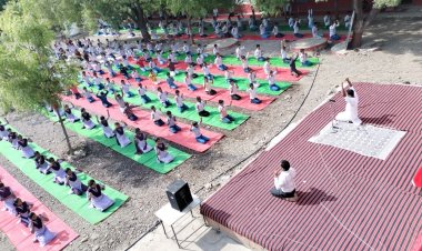 श्रीराम माध्यमिक व उच्च माध्यमिक विद्यालयात योगा दिन मोठ्या उत्साहात साजरा.