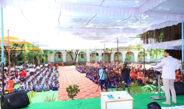 जीवनामध्ये ध्येय निश्चित करून मार्गक्रमण करावे.  व्याख्याते अविनाशजी चाटे