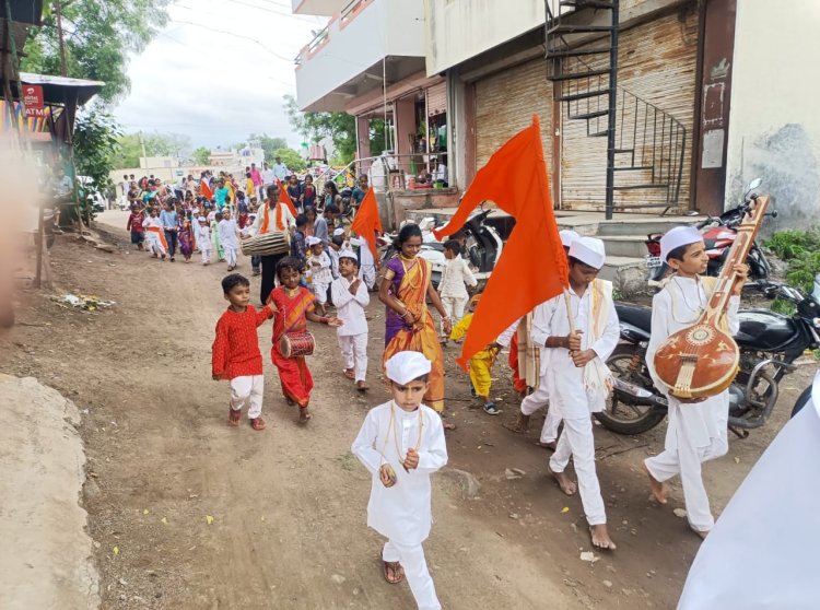 कै. तात्याबा  बनसोडे इंग्लिश स्कूल माका येथील बाल दिंडी मिरवणूक उत्साहात संपन्न.